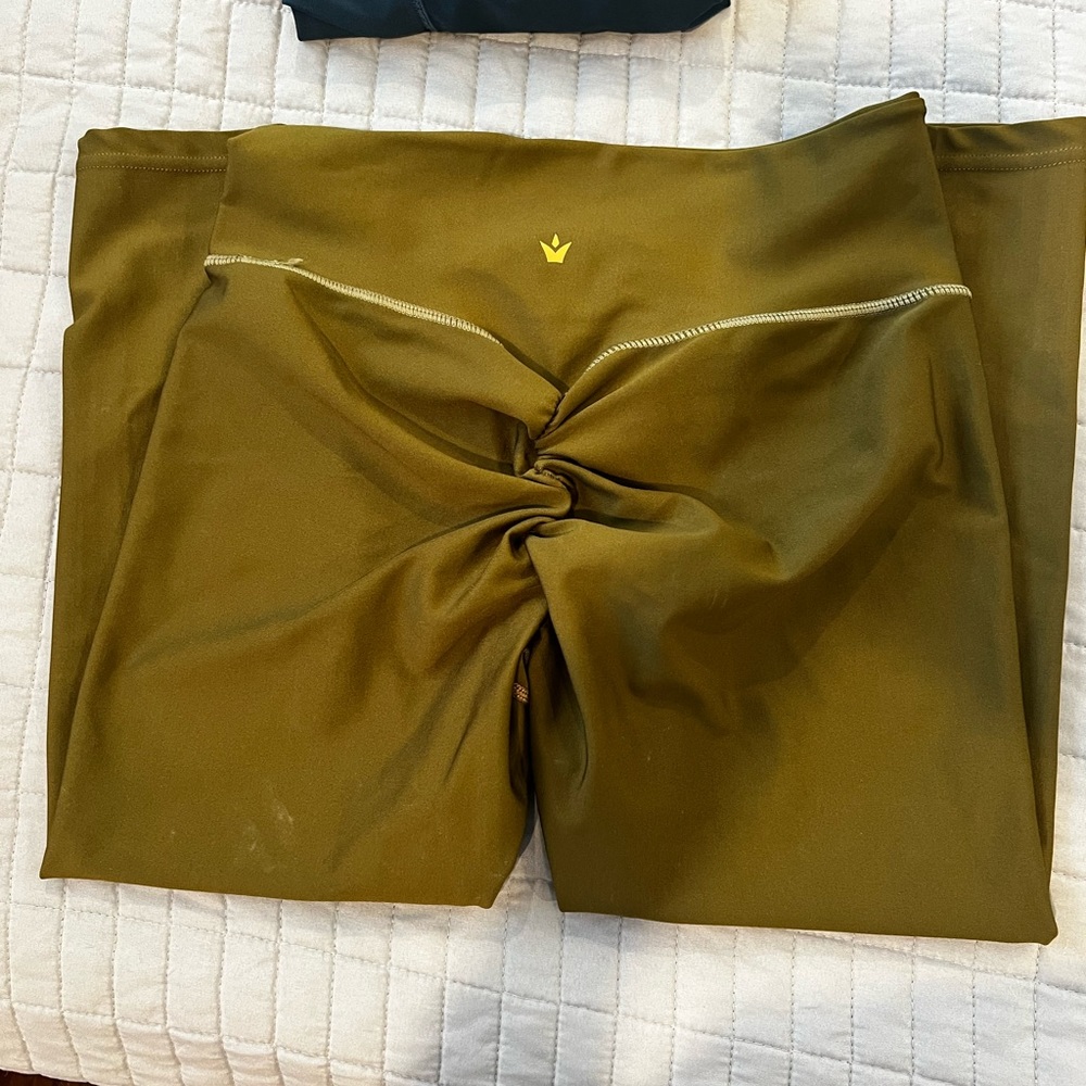 Obsession green cropped legging